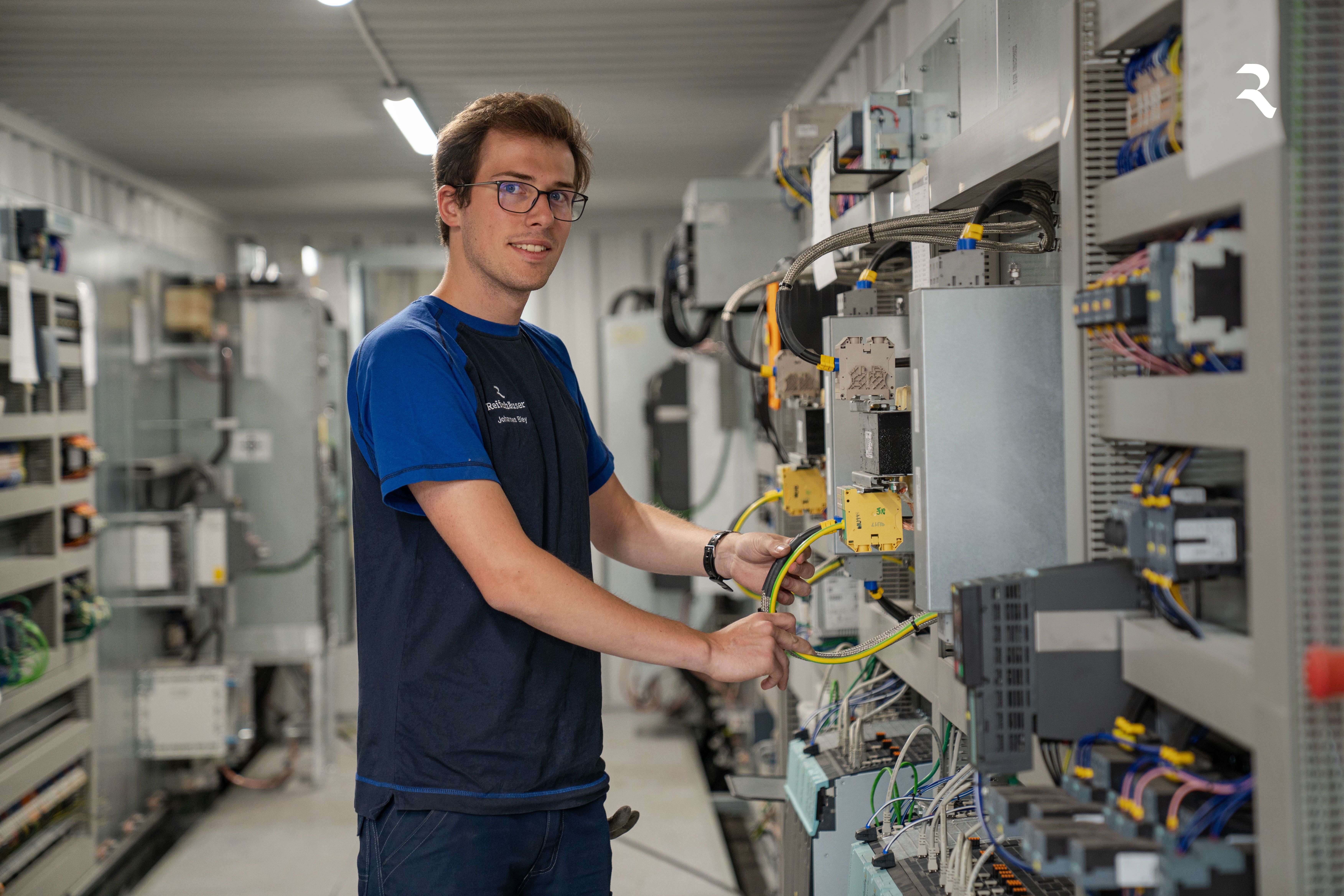 REIFENHÄUSER GmbH & Co KG