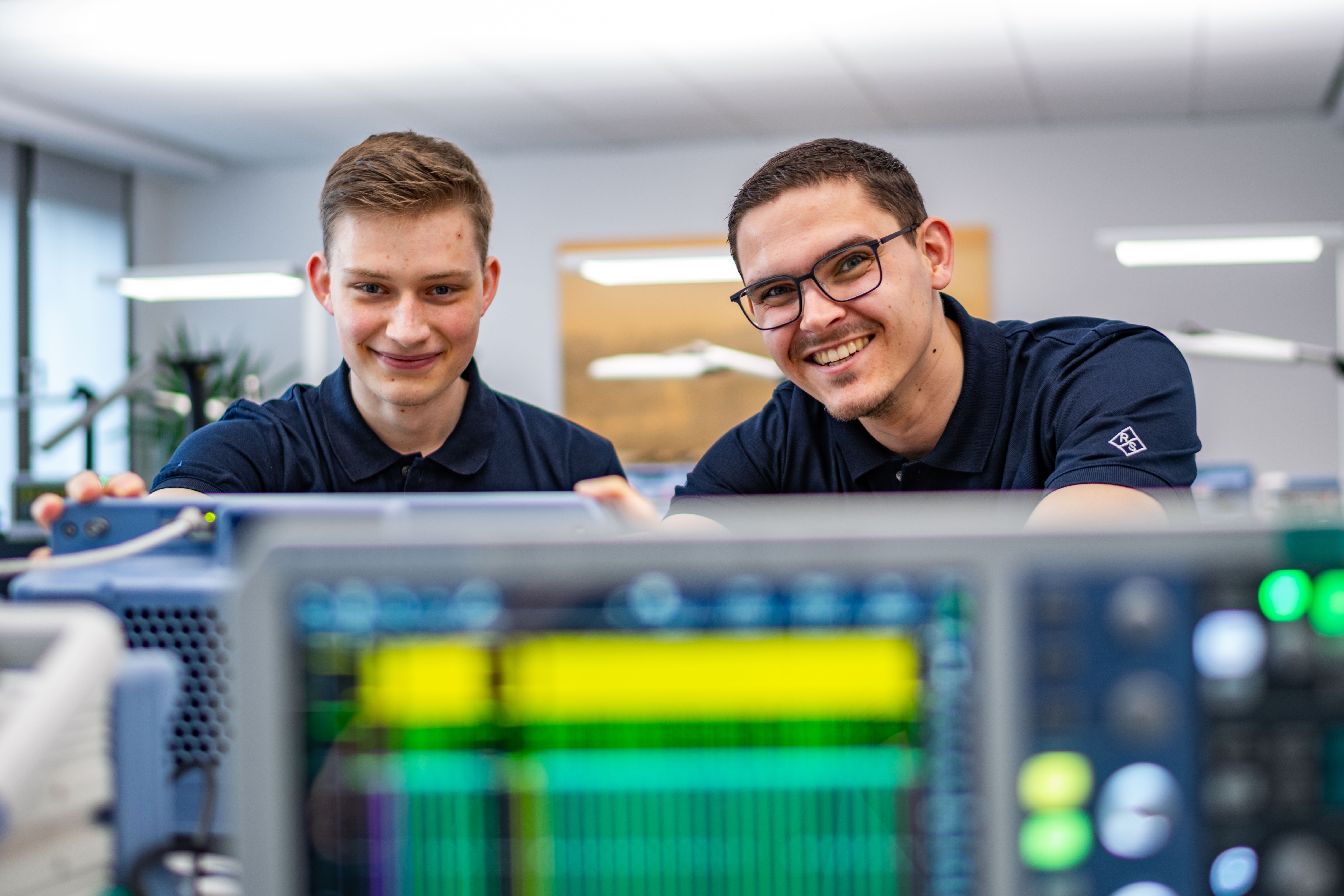 Rohde & Schwarz GmbH & Co. KG