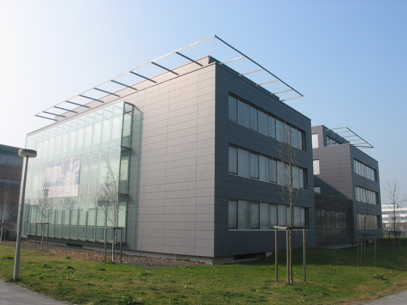 Rohde & Schwarz GmbH & Co. KG